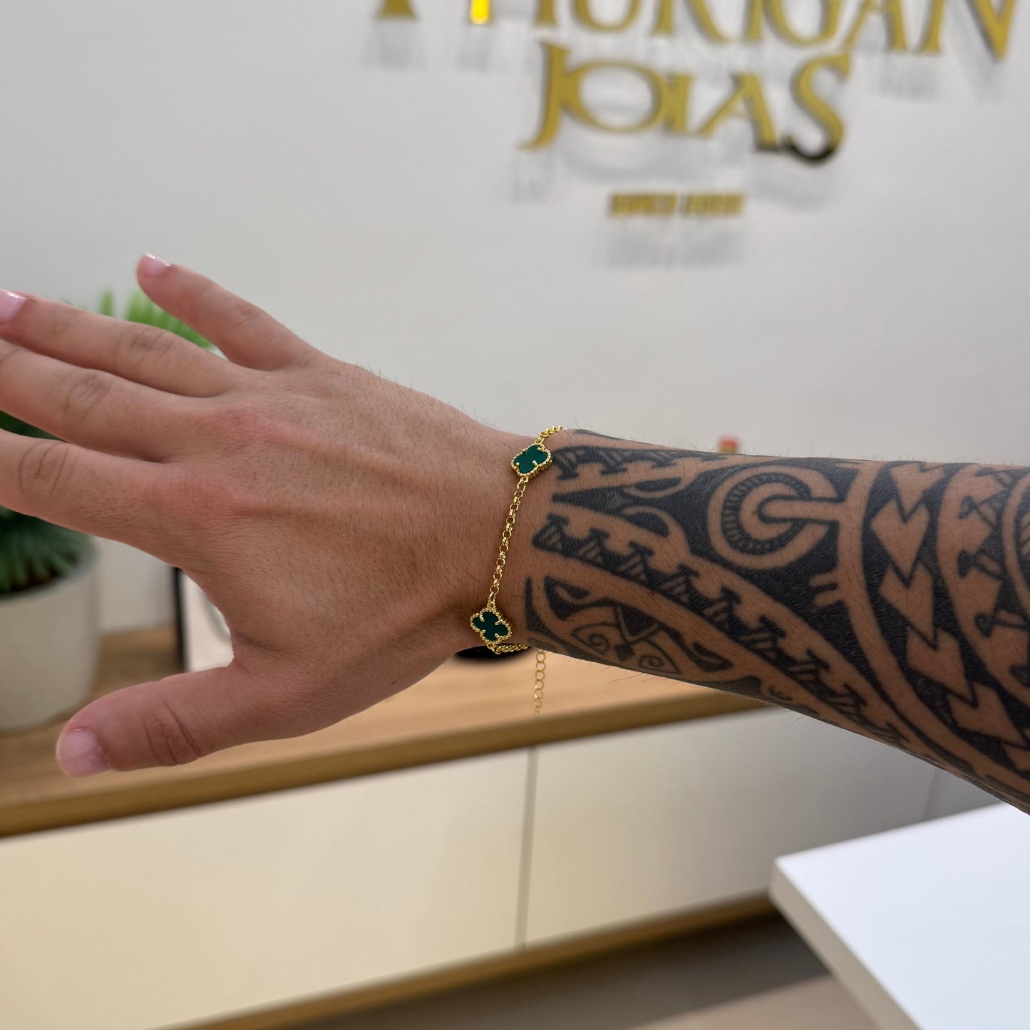 Pulseira Elo Português 2mm Trevo Esmeralda Banhado A Ouro 18k