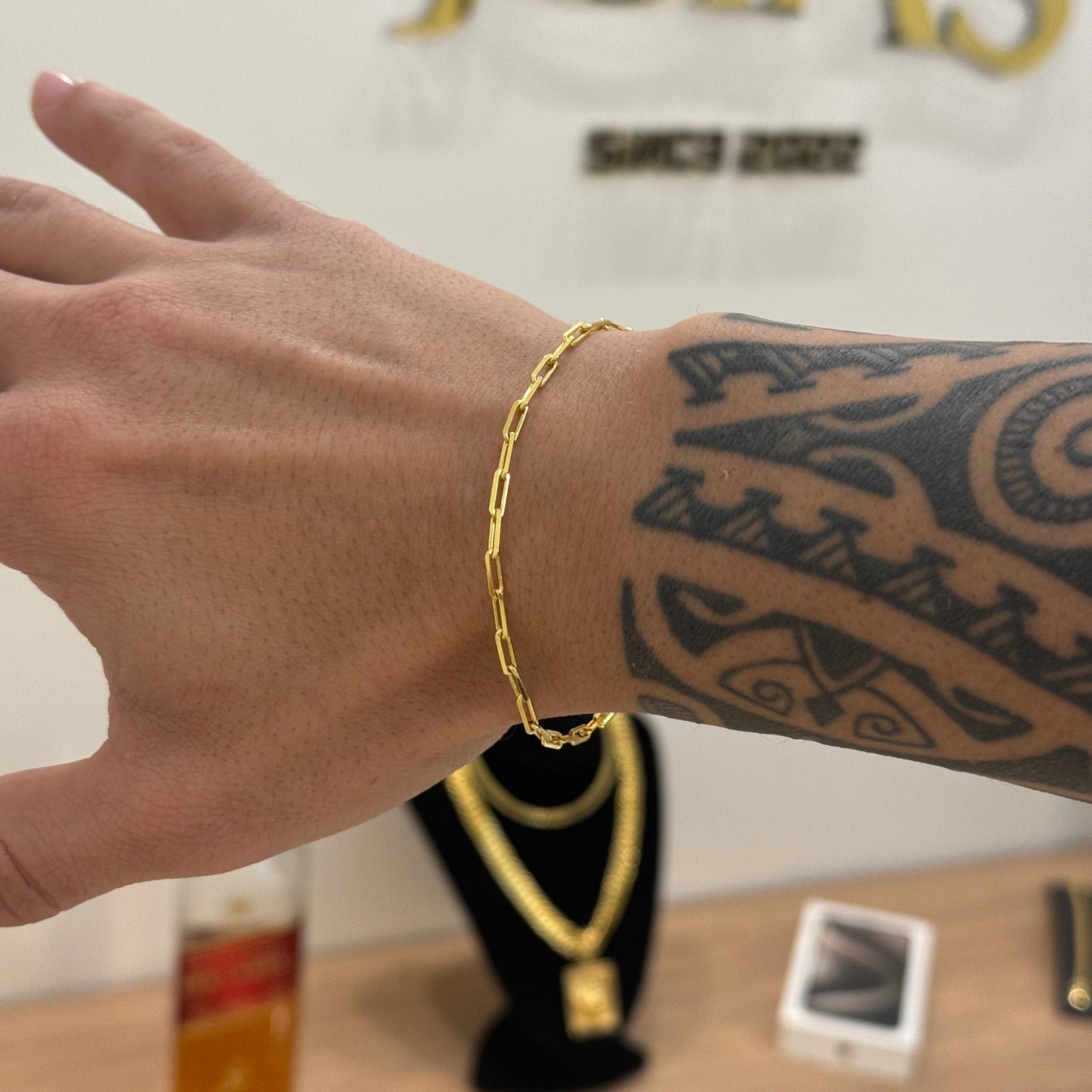 Pulseira Cadeado Alongado 2mm 3gr Fecho Bomba Banhado A Ouro 18k